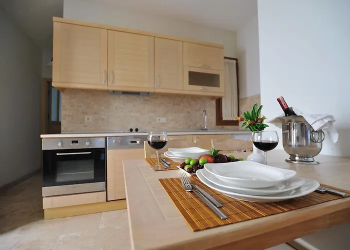 Golkoy Suites Hotel *