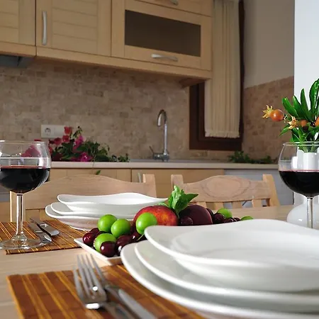 מלון Golkoy Suites *