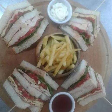 Golkoy Suites מלון