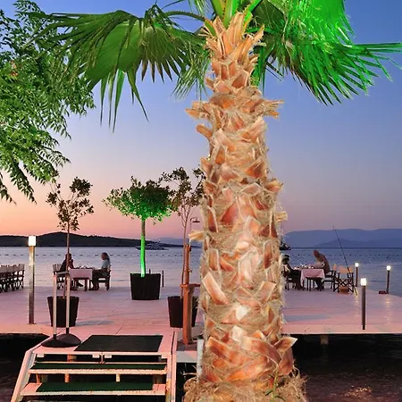 מלון Golkoy Suites *