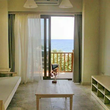 מלון Golkoy Suites *