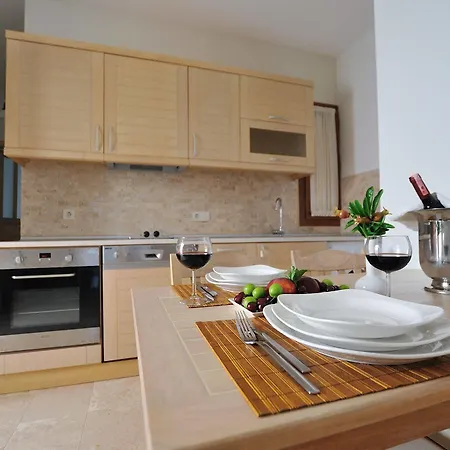 Golkoy Suites Hotel *